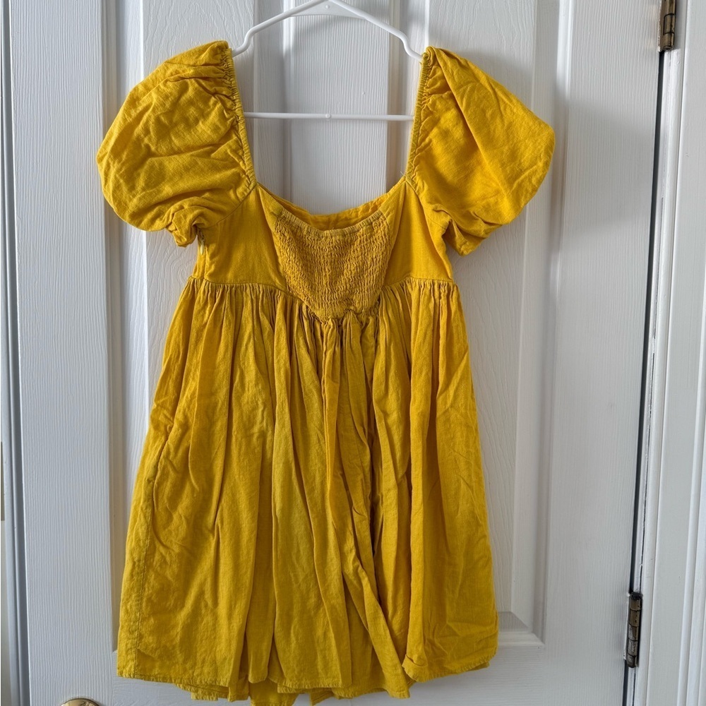 Mable Dress in Vibrant Yellow - Picture 2 of 4